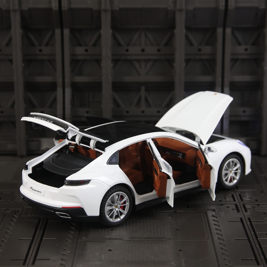 1:24 Simulate Porsche Panamera - Audio Music Car ulasan dan harga