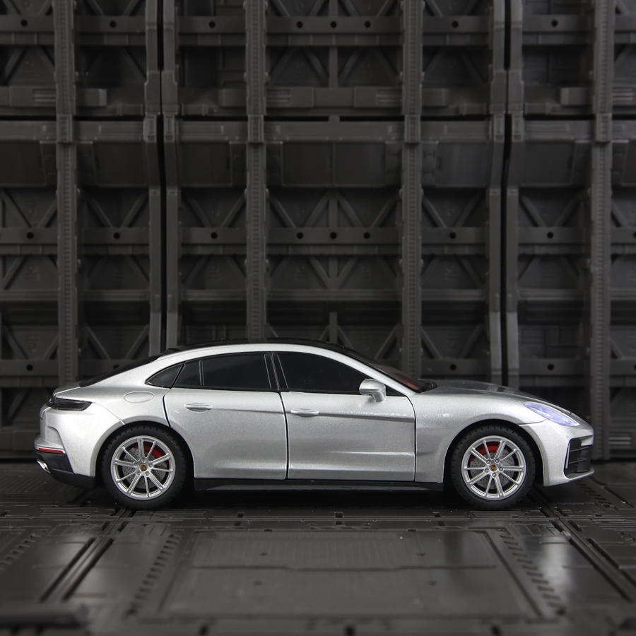 1:24 Simulate Porsche Panamera - Audio Music Car ulasan dan harga